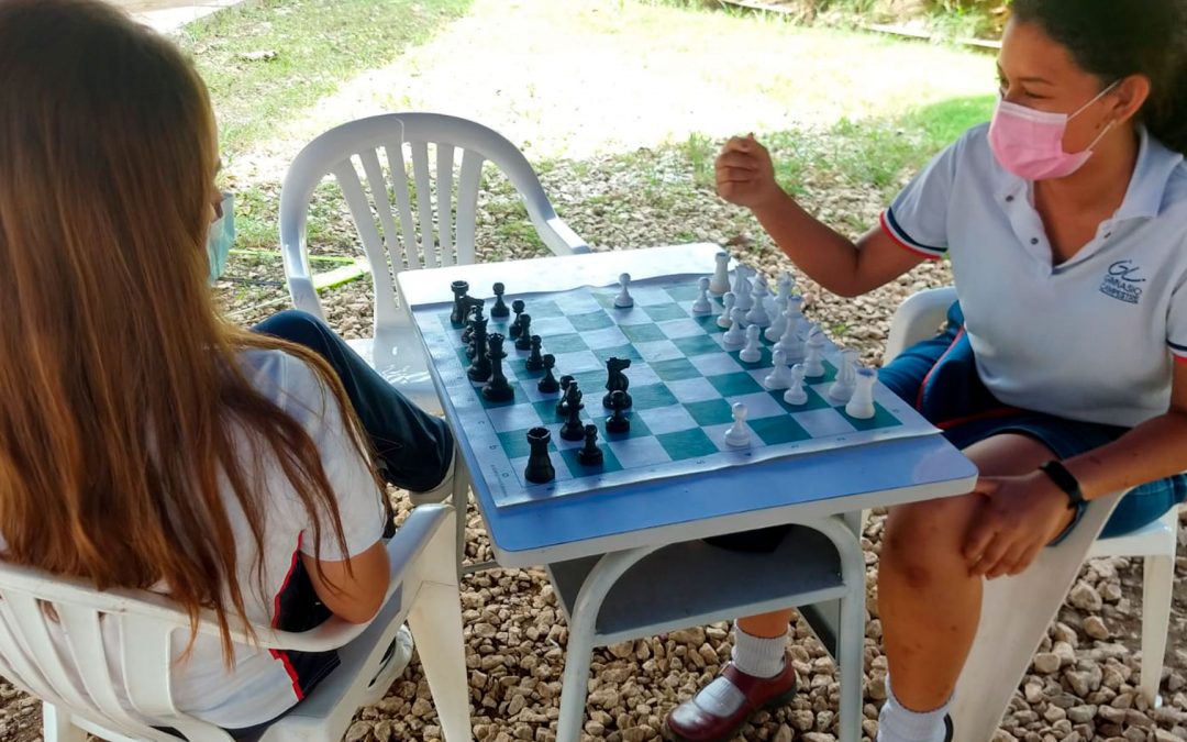 SE APROXIMA SIMULTÁNEA DE AJEDREZ